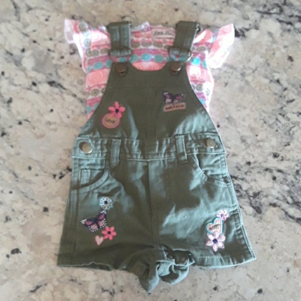 Short overall set